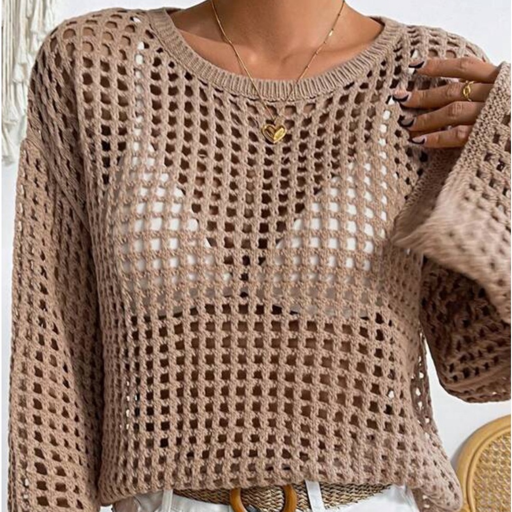 New hollow out long  sleeve  top